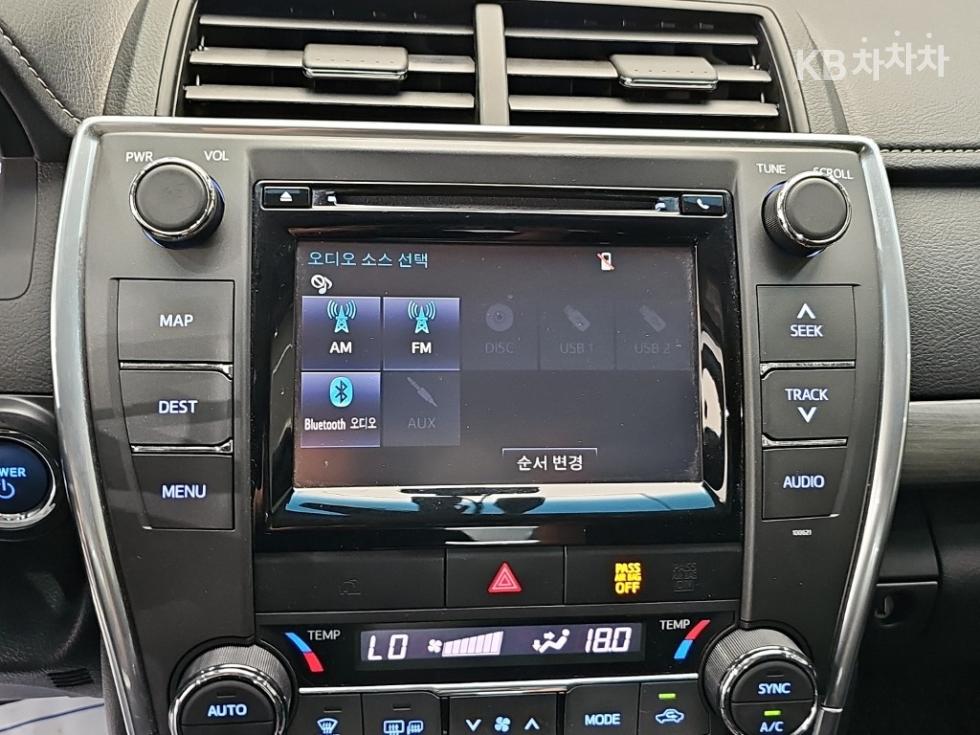 Toyota Camry — miniaturë 13