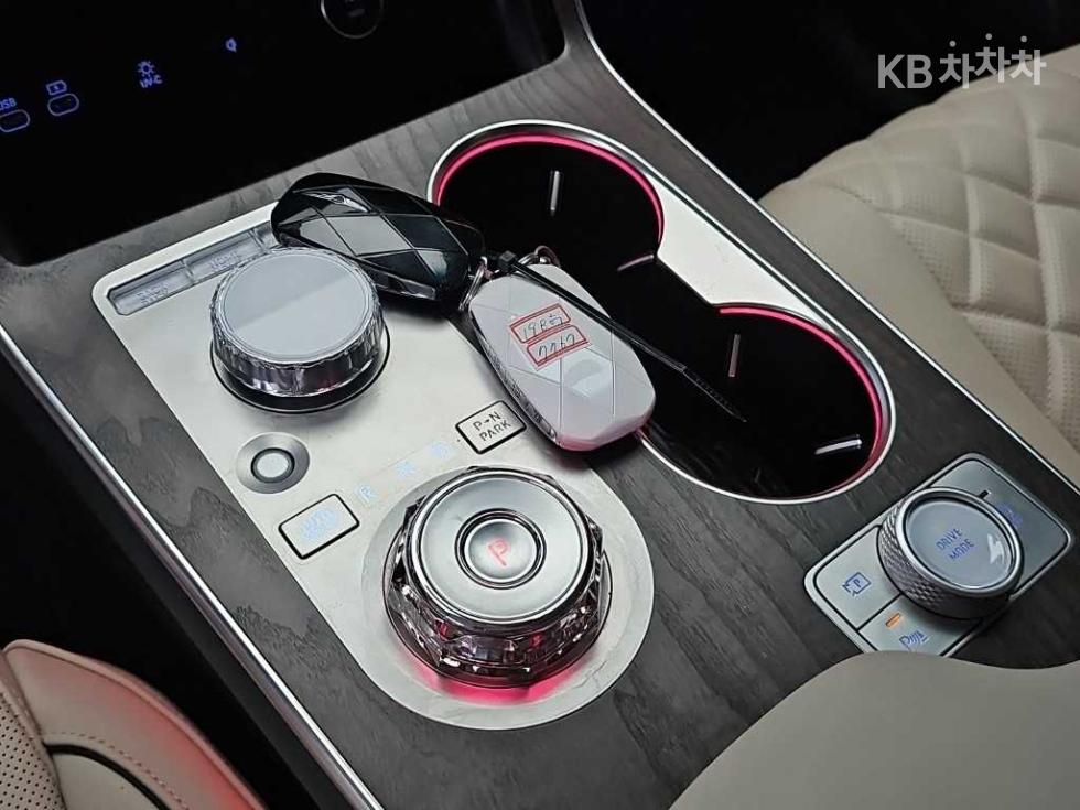 2024 Genesis GV80 photo