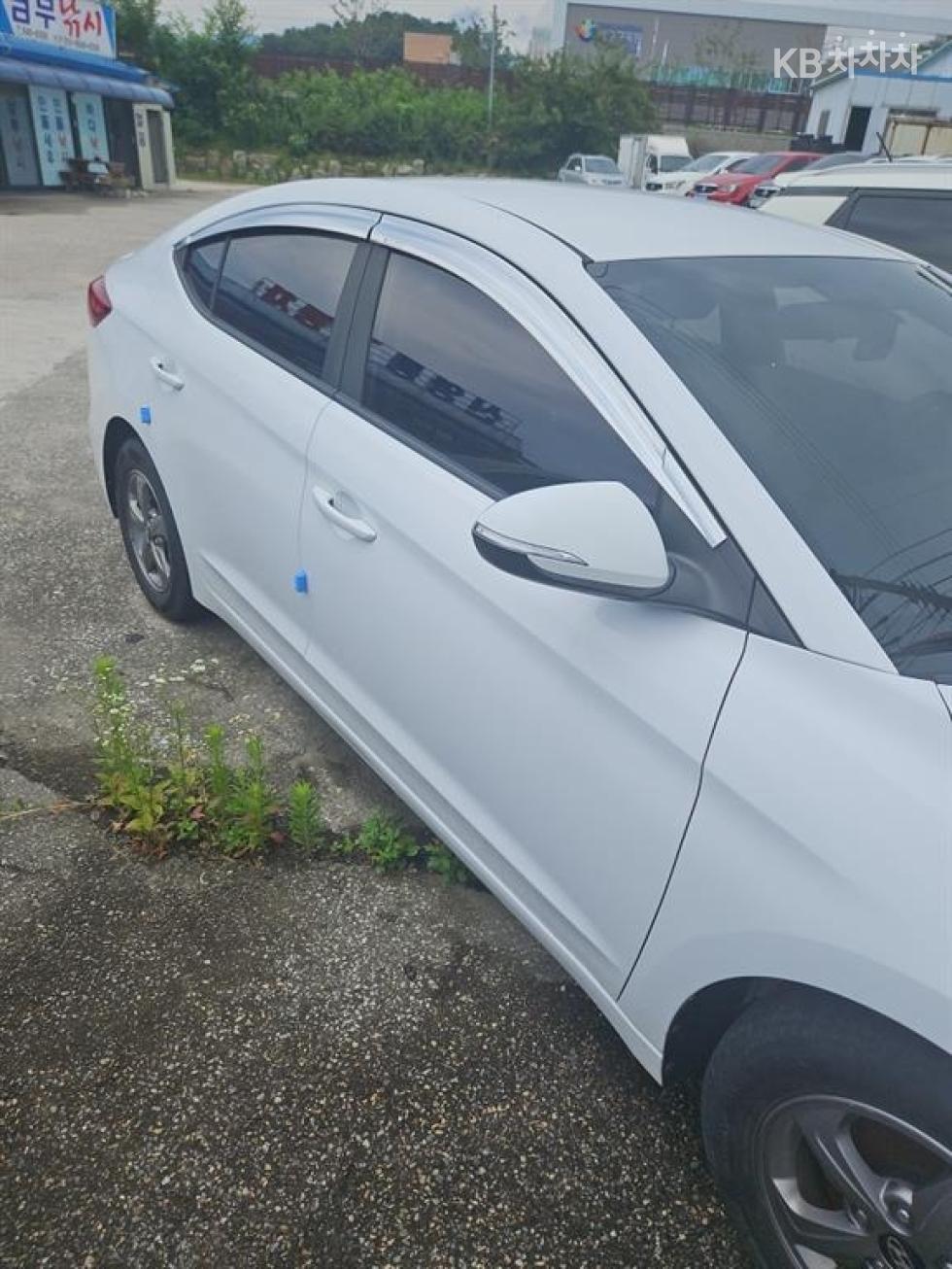 Hyundai Avante — miniaturë 3