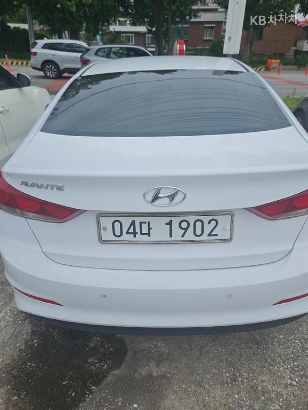 Hyundai Avante — miniaturë 4