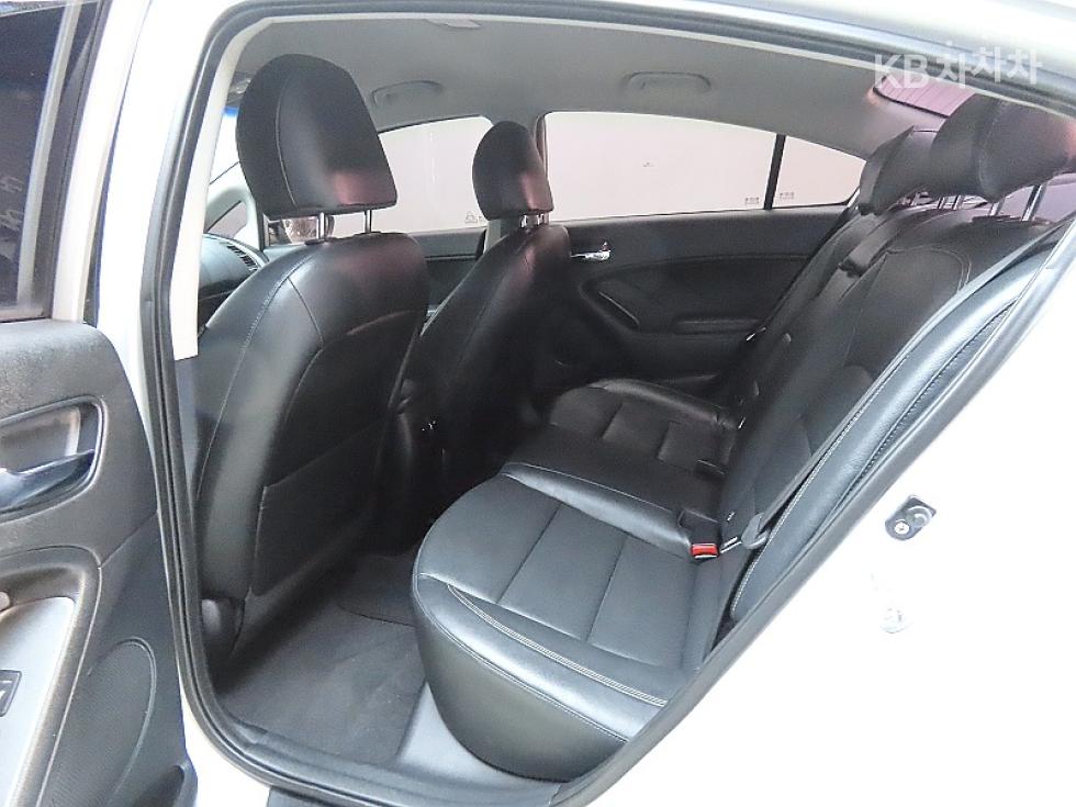 Kia K3 — miniaturë 11
