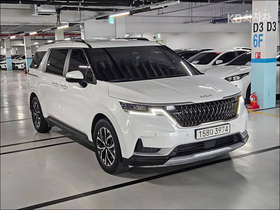 Kia Carnival — miniaturë 2