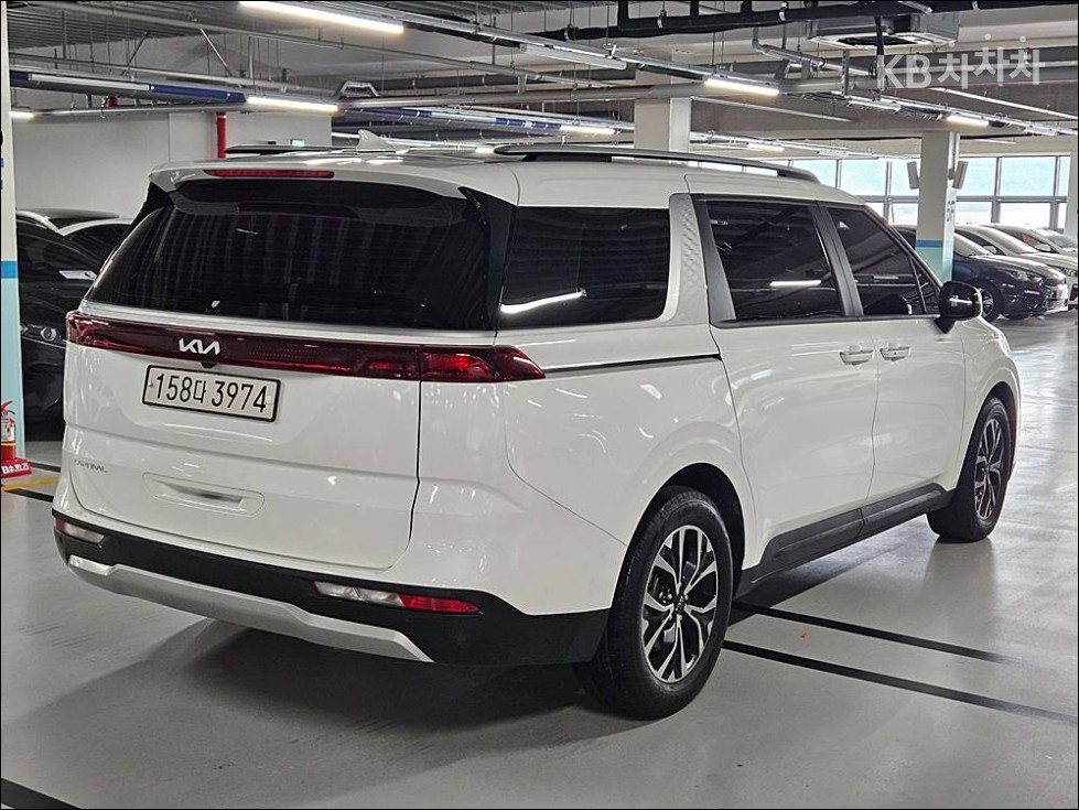 Kia Carnival — miniaturë 3