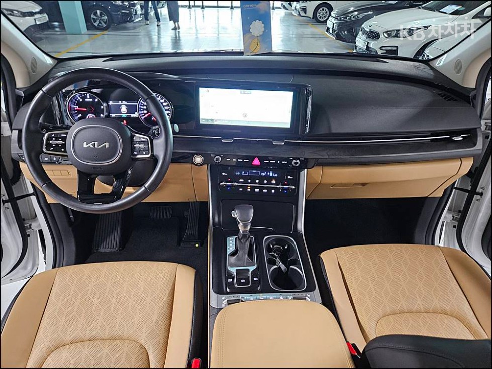 Kia Carnival — miniaturë 7