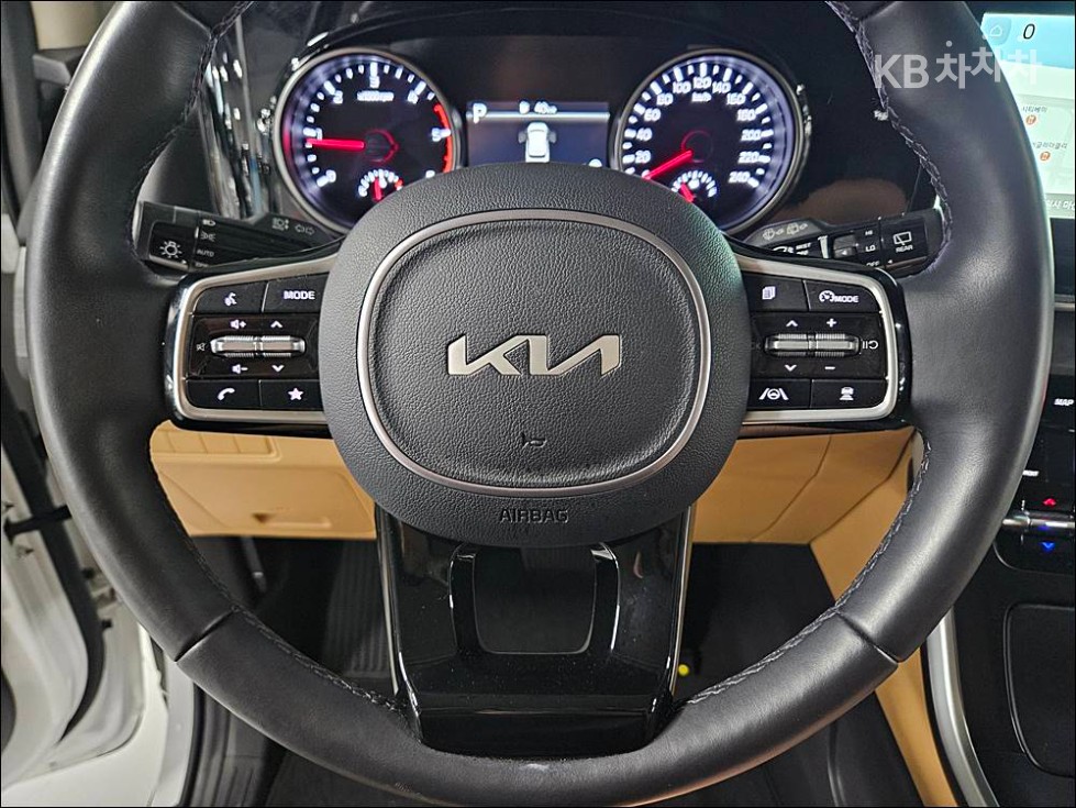 Kia Carnival — miniaturë 11
