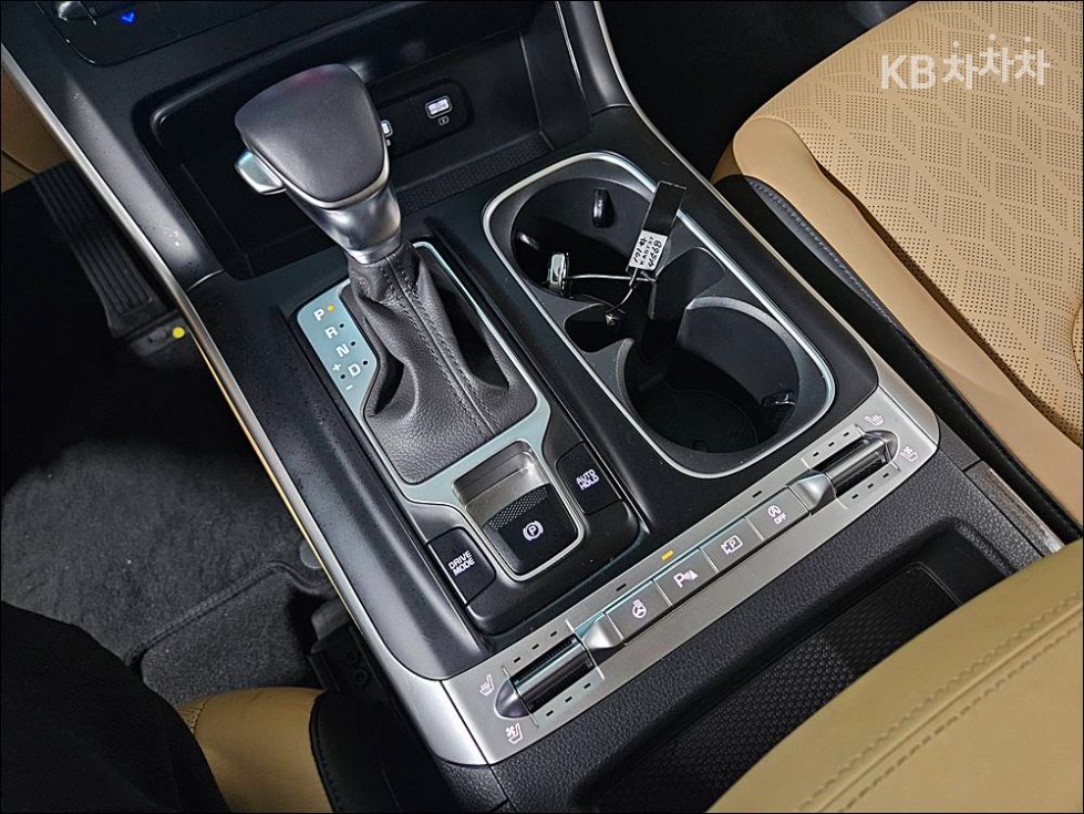 Kia Carnival — miniaturë 14