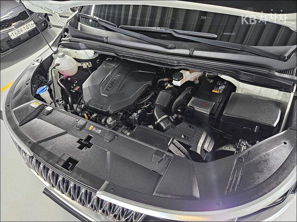 Kia Carnival — miniaturë 19