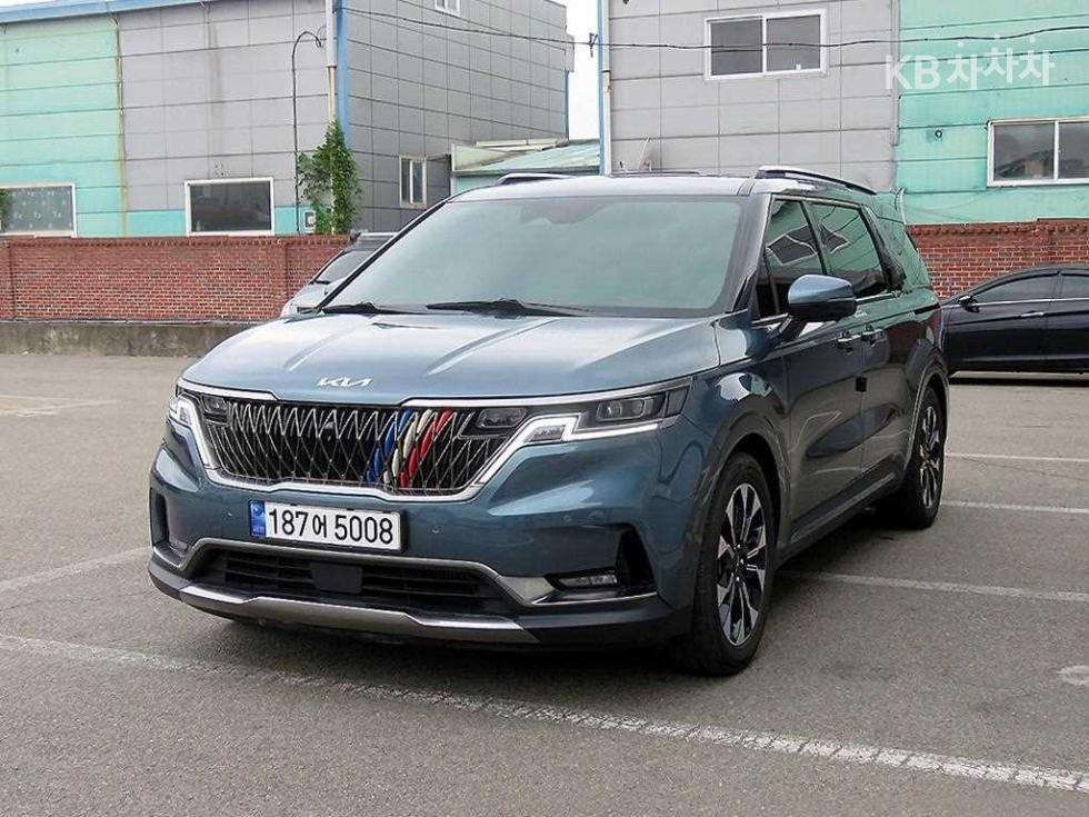 Kia Carnival — miniaturë 2