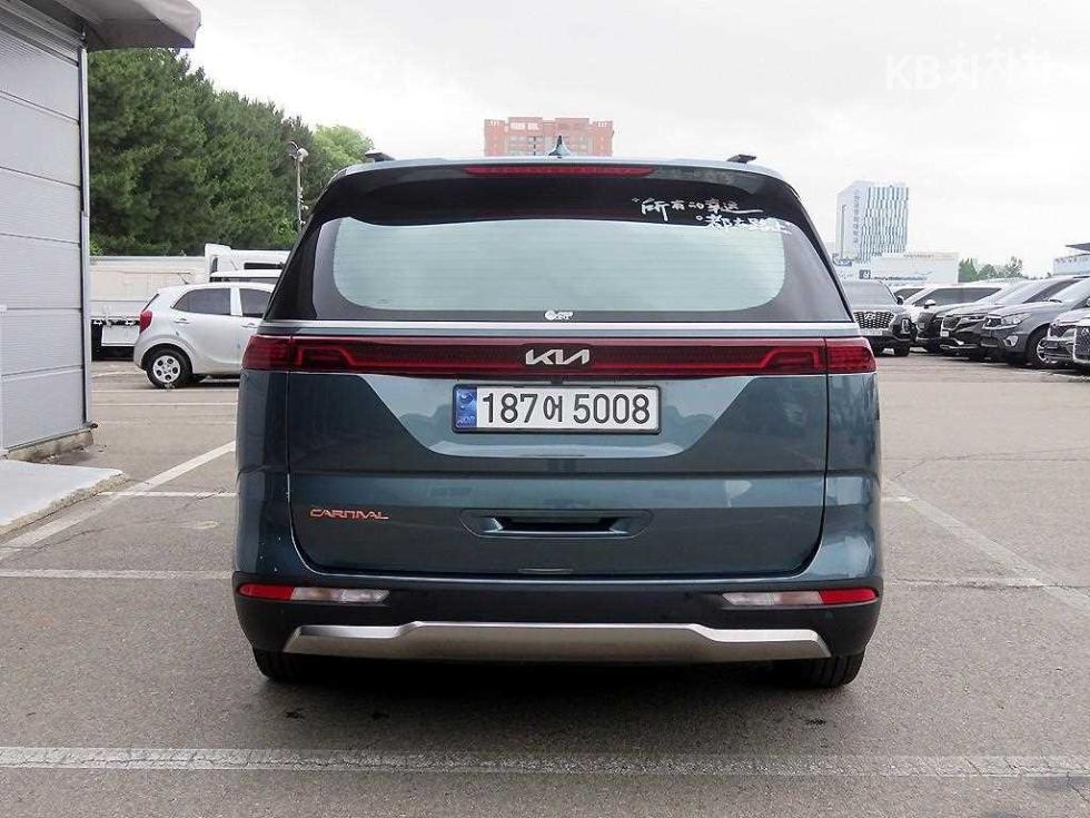 Kia Carnival — miniaturë 3