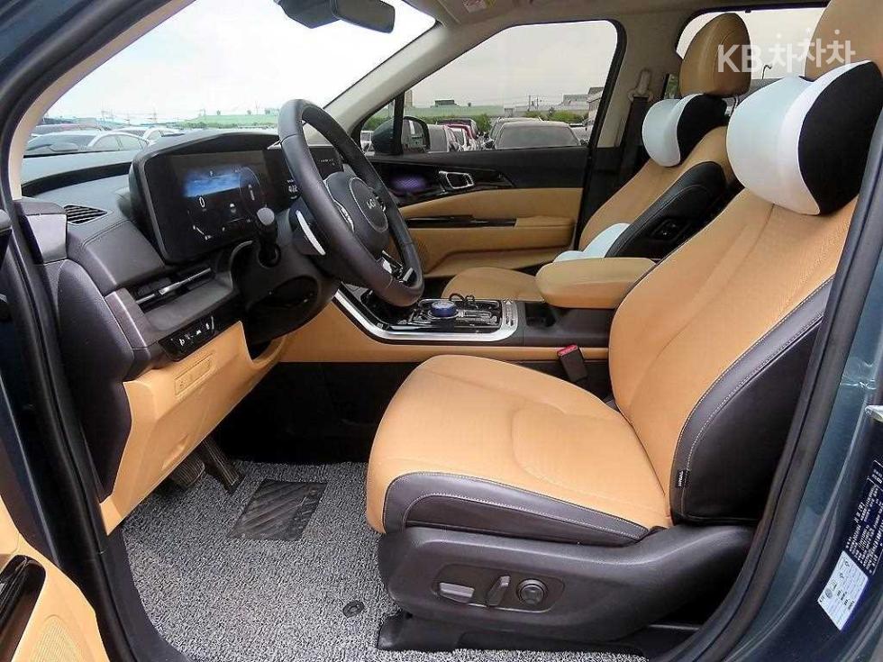 Kia Carnival — miniaturë 7
