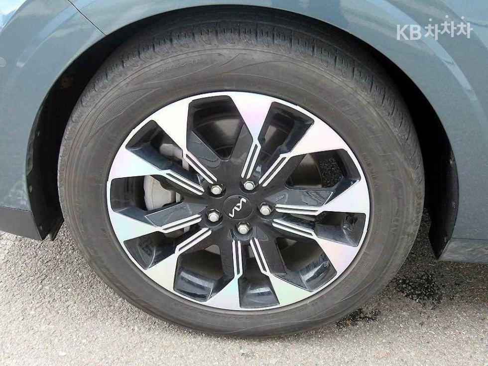 Kia Carnival — miniaturë 20
