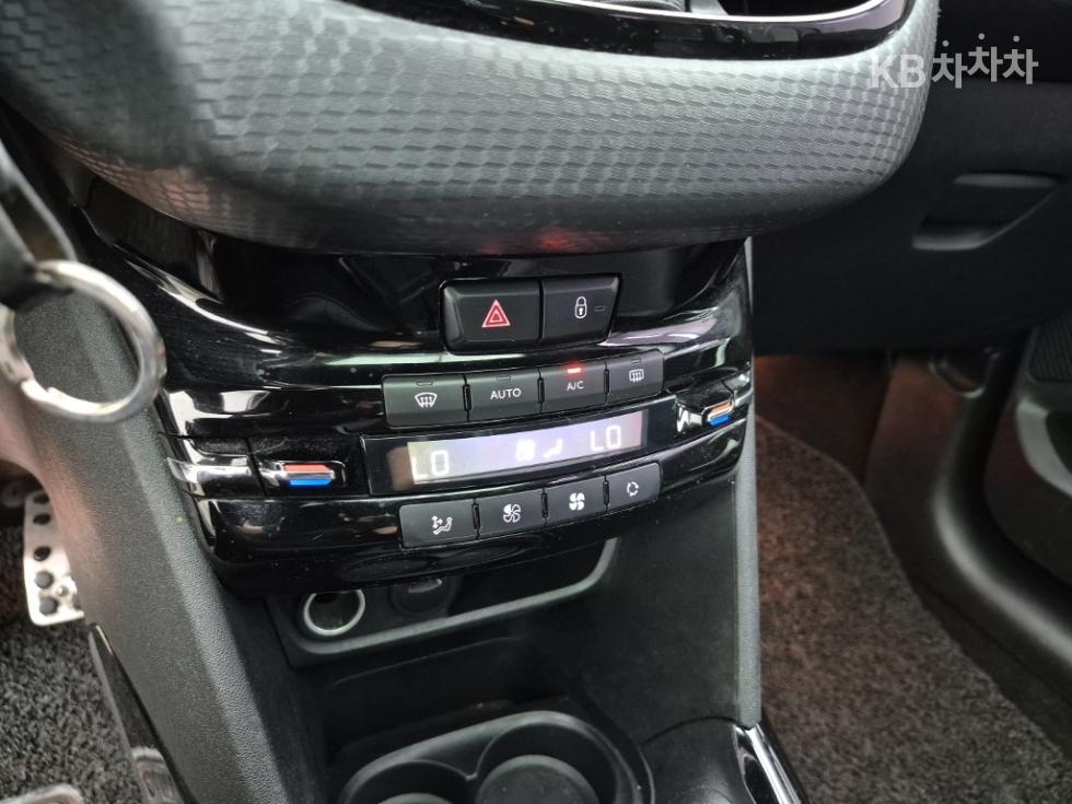 Peugeot 2008 — miniaturë 10