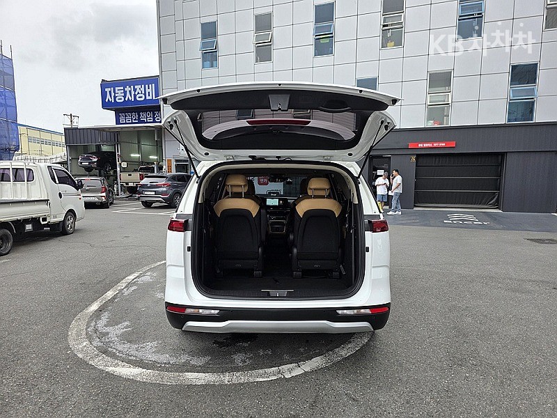 Kia Carnival — miniaturë 7