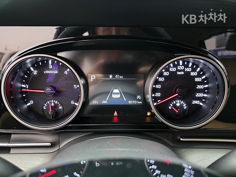 Kia Carnival — miniaturë 5