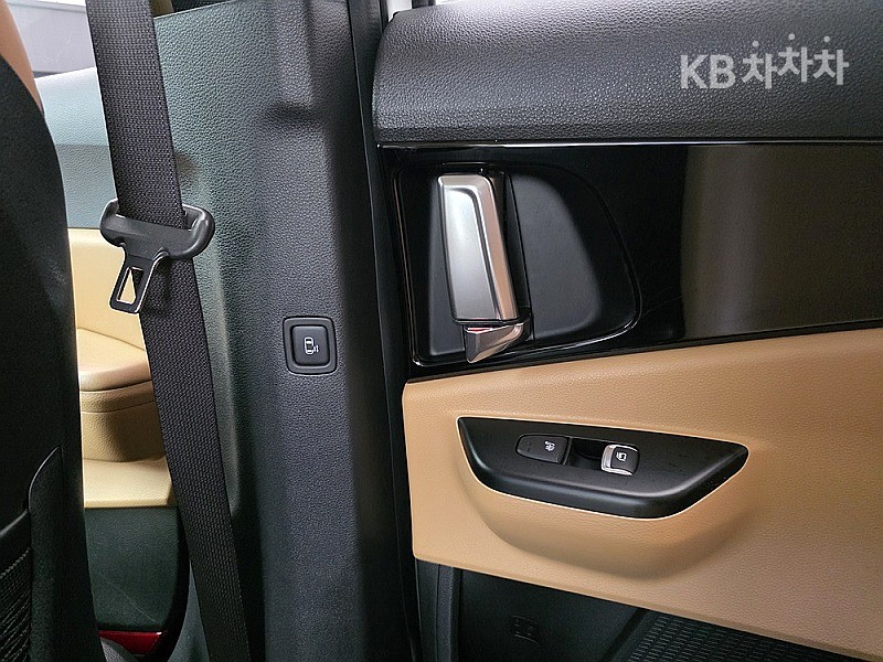 Kia Carnival — miniaturë 11