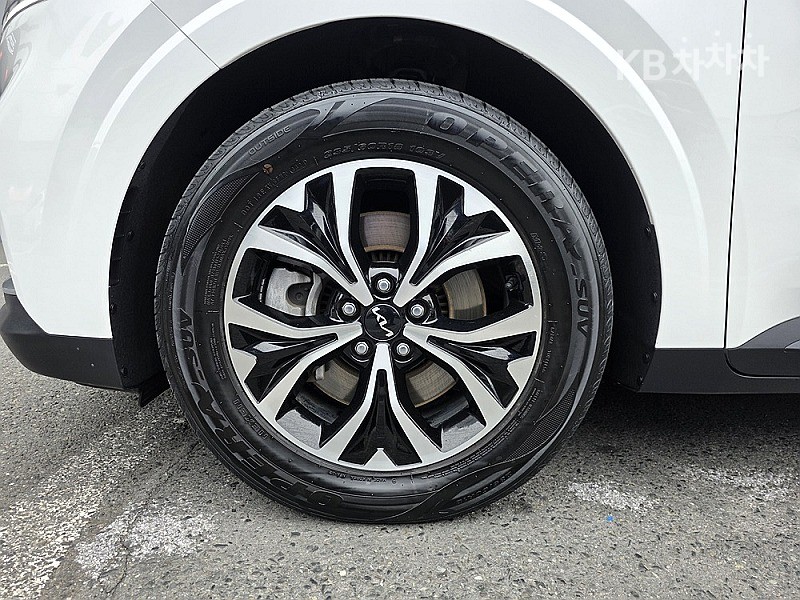 Kia Carnival — miniaturë 16
