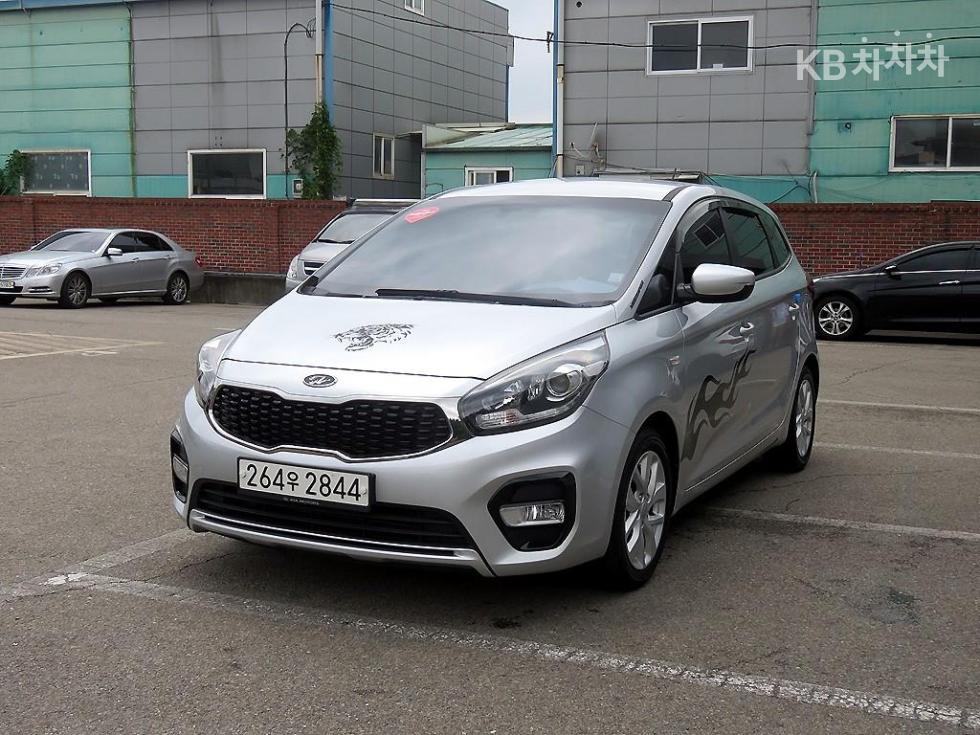 Kia Carens — miniaturë 2