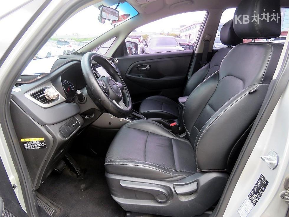 Kia Carens — miniaturë 6