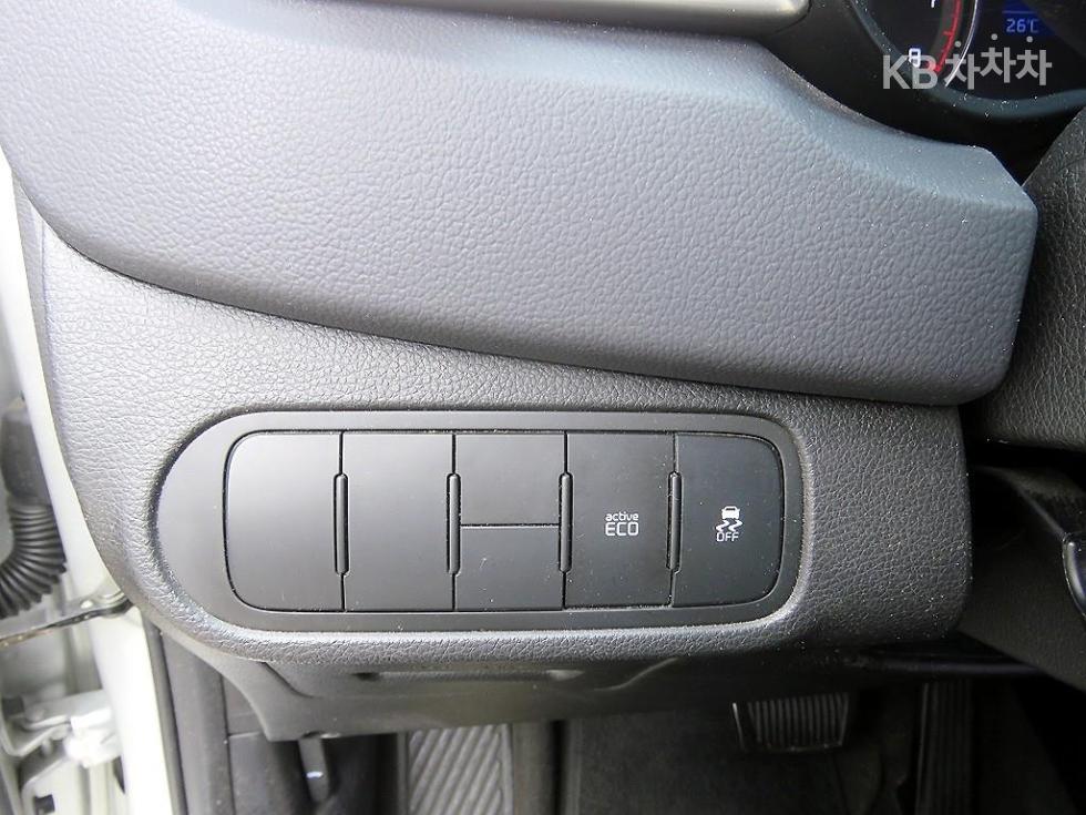 Kia Carens — miniaturë 10