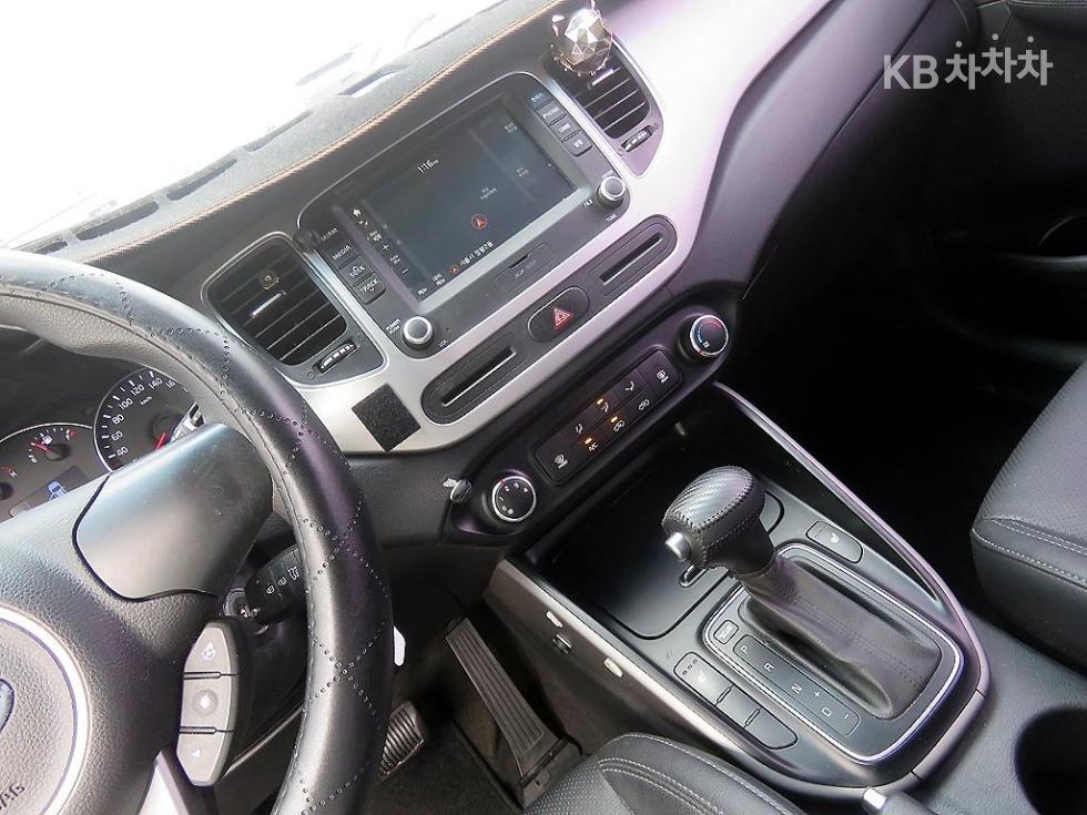 Kia Carens — miniaturë 12