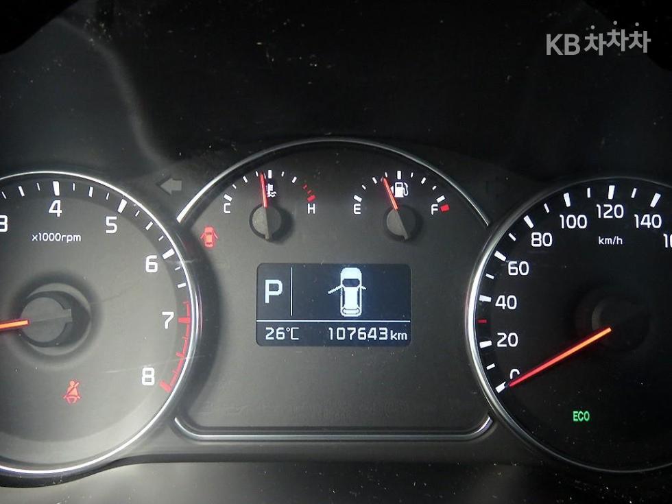 Kia Carens — miniaturë 13