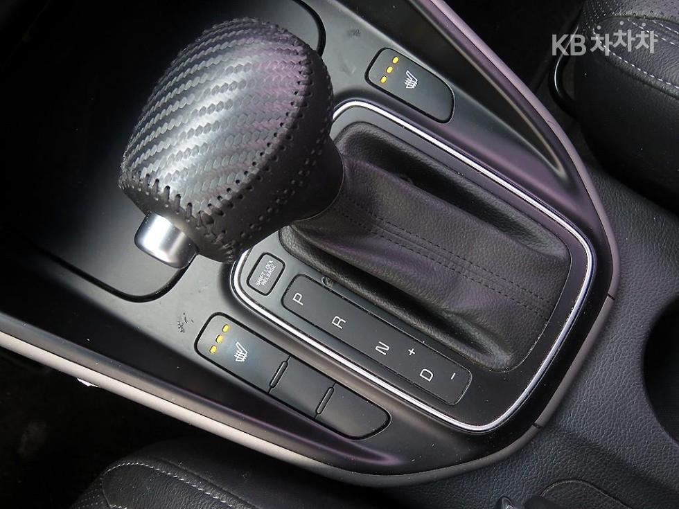 Kia Carens — miniaturë 14