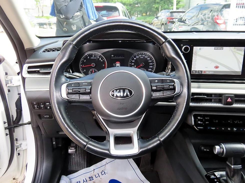 Kia K5 — miniaturë 8