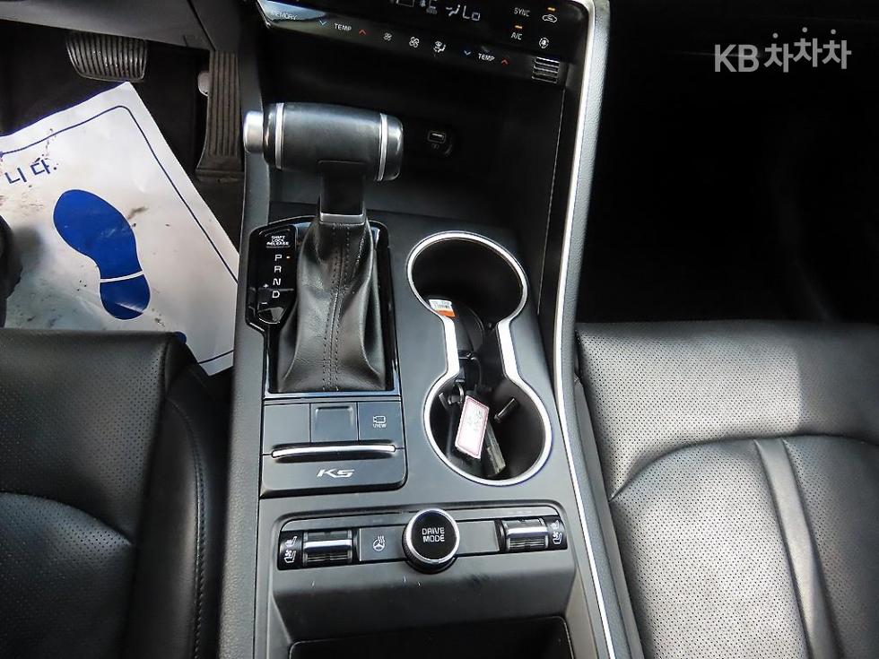 Kia K5 — miniaturë 10