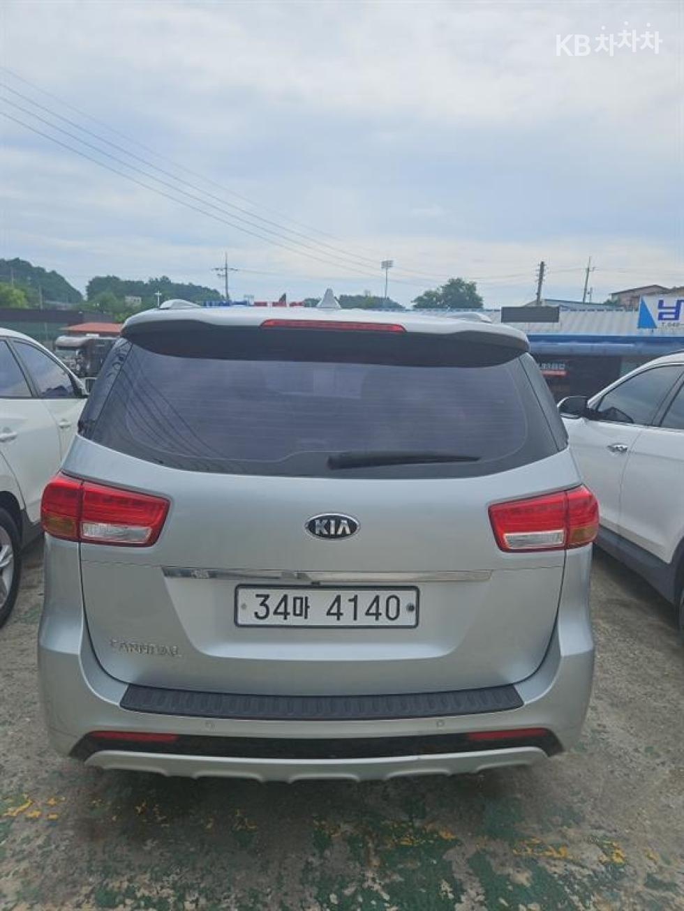 Kia Carnival — miniaturë 4