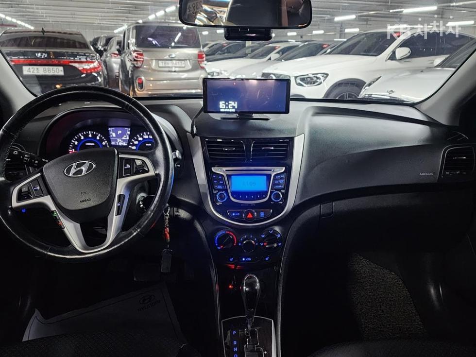 Hyundai Accent — miniaturë 5