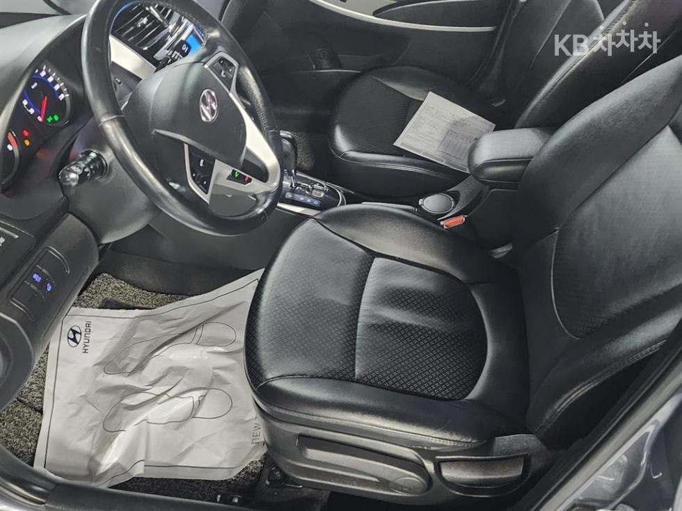 Hyundai Accent — miniaturë 6