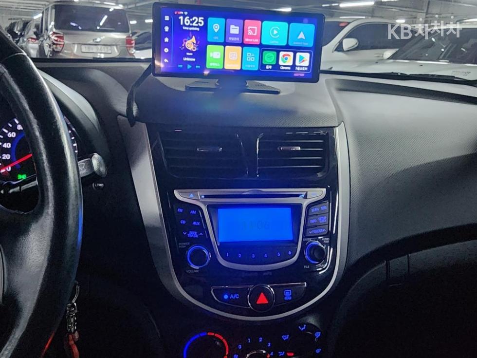 Hyundai Accent — miniaturë 11