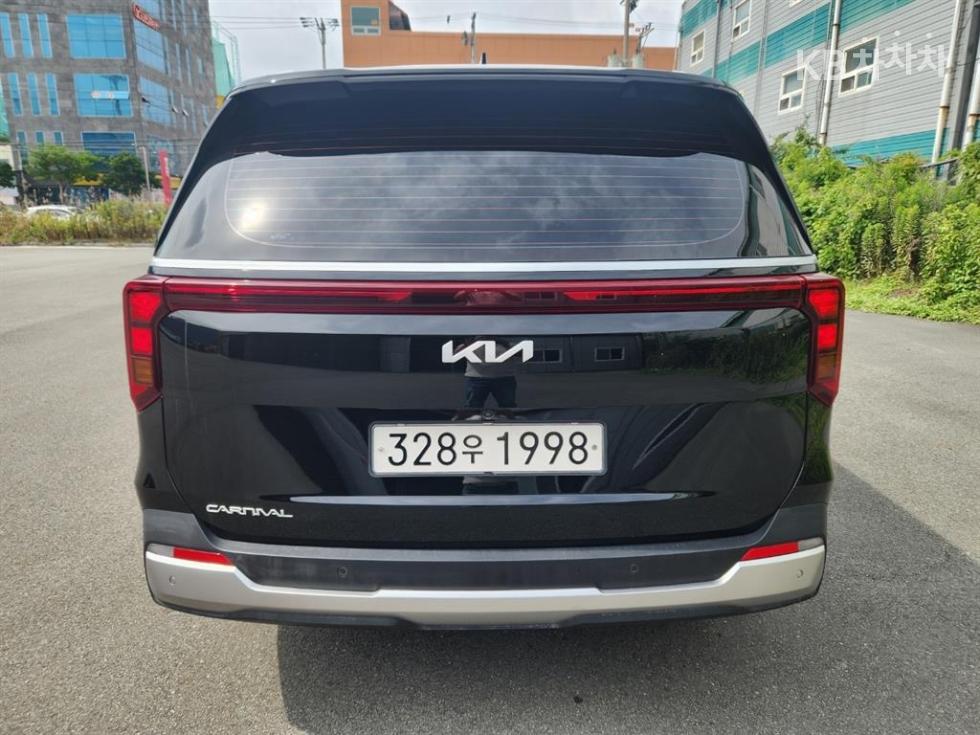 Kia Carnival — miniaturë 3
