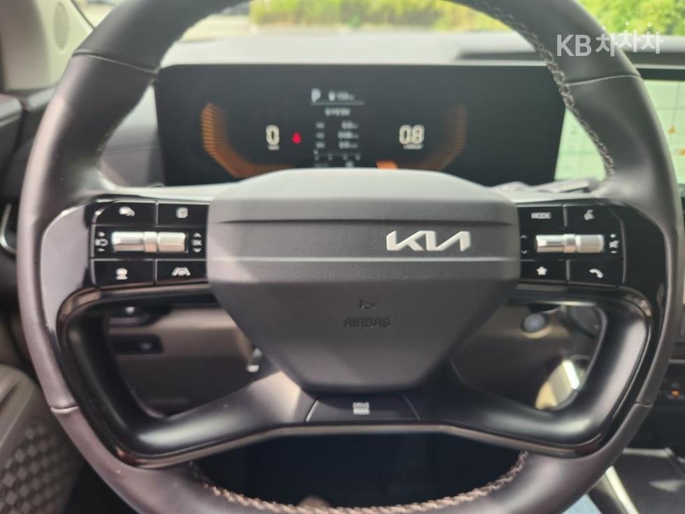 Kia Carnival — miniaturë 9