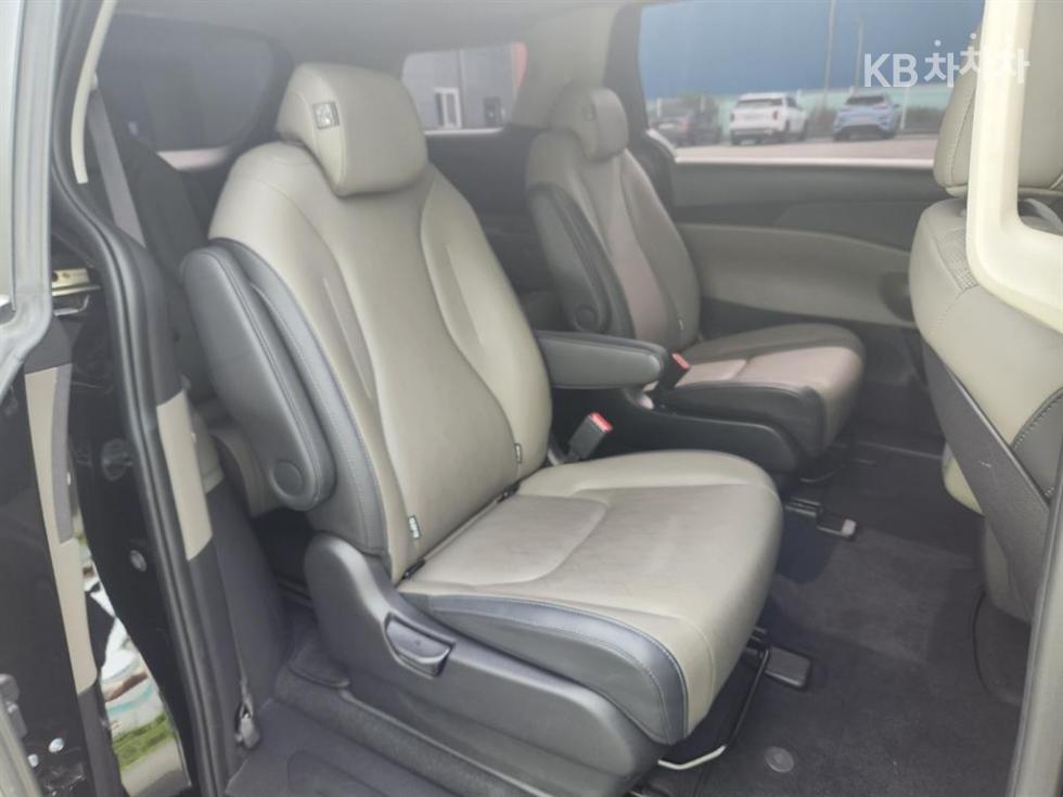 Kia Carnival — miniaturë 13