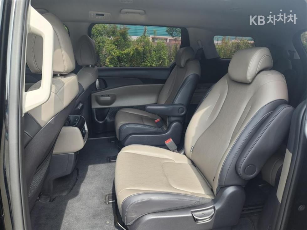 Kia Carnival — miniaturë 15