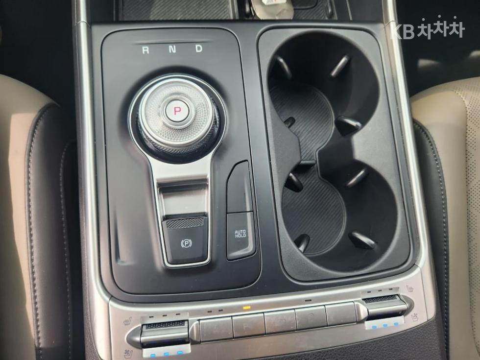 Kia Carnival — miniaturë 18