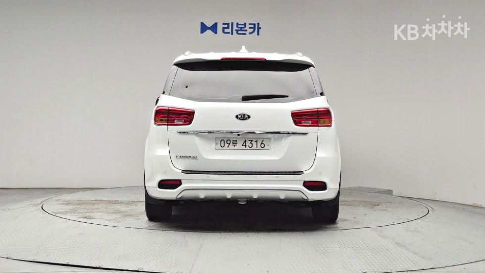 Kia Carnival — miniaturë 5