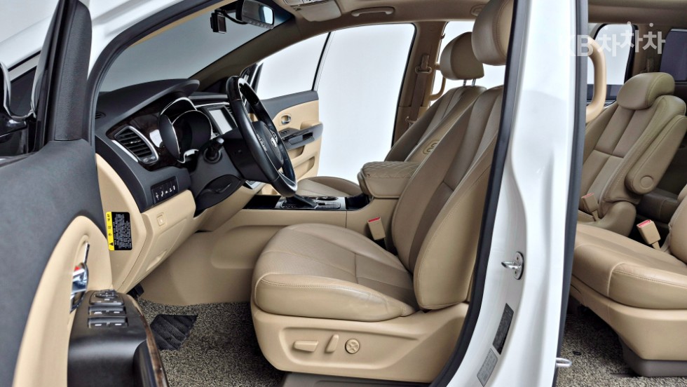 Kia Carnival — miniaturë 8