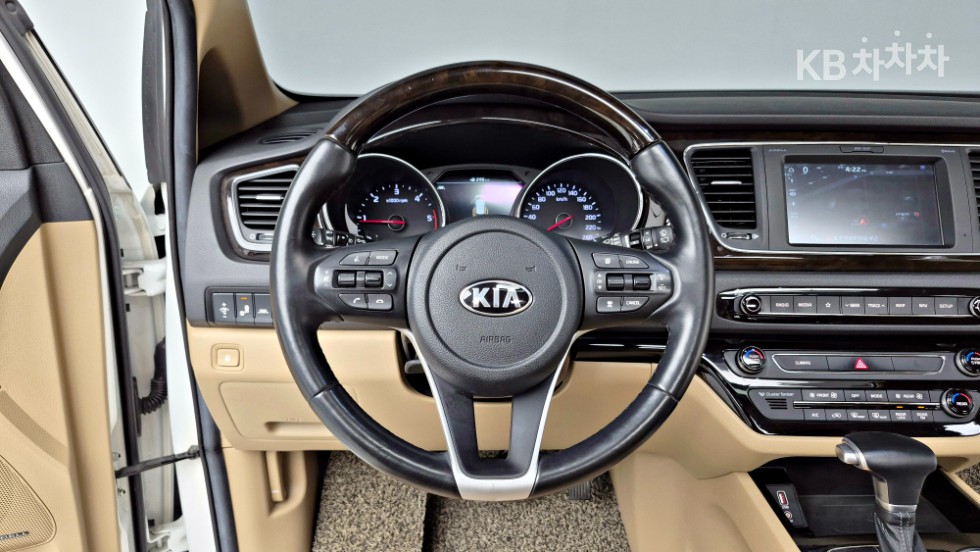Kia Carnival — miniaturë 14