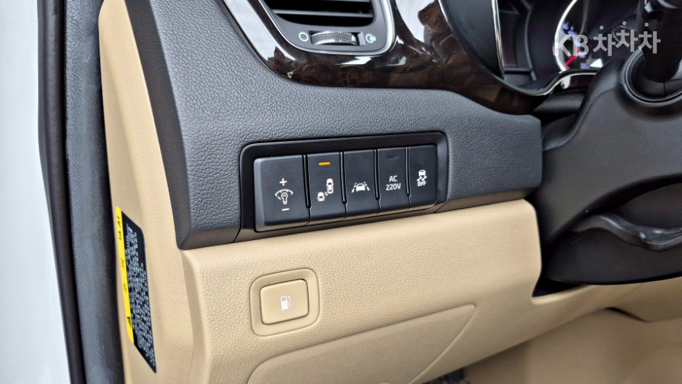 Kia Carnival — miniaturë 24