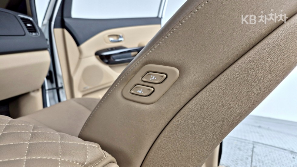 Kia Carnival — miniaturë 25