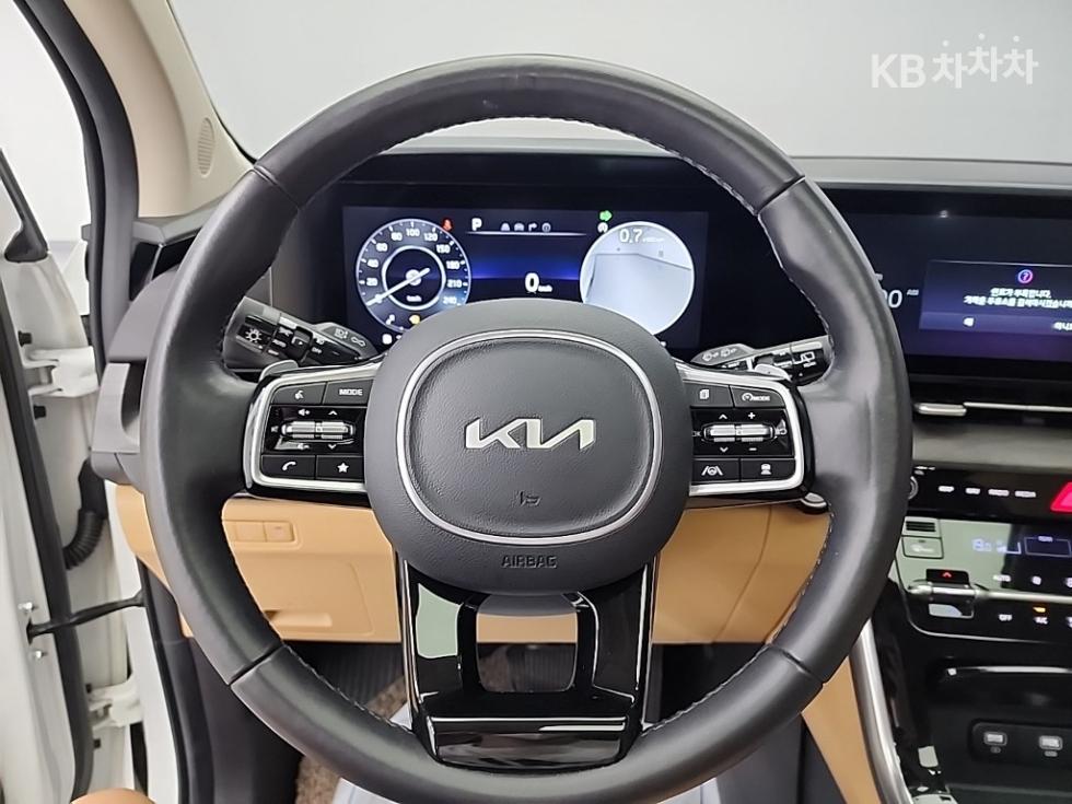 Kia Carnival — miniaturë 9