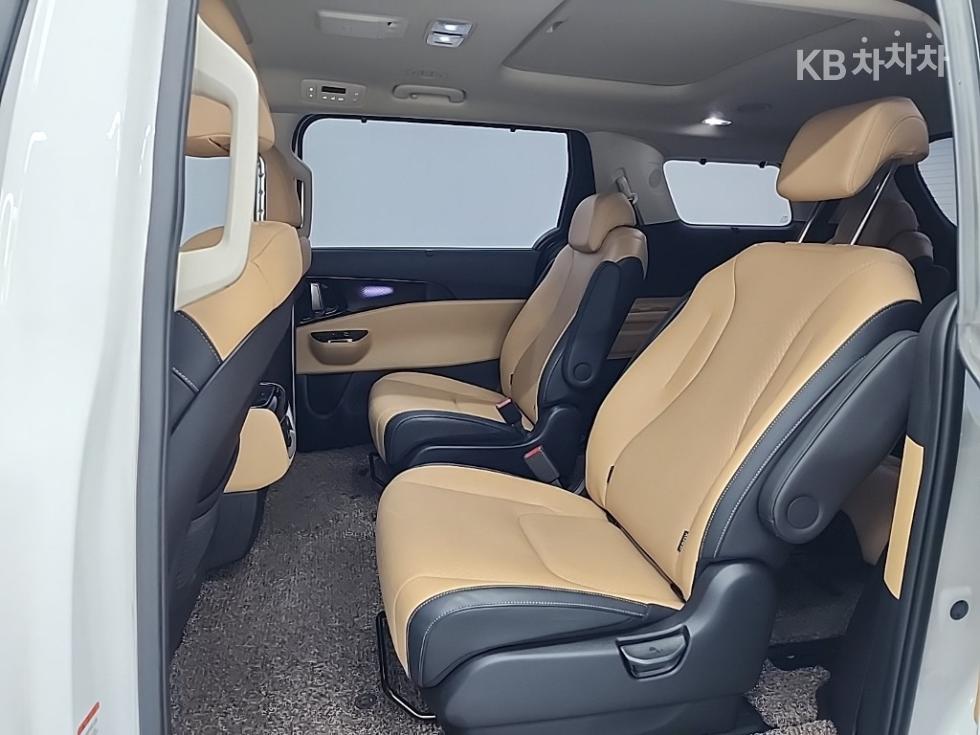 Kia Carnival — miniaturë 12