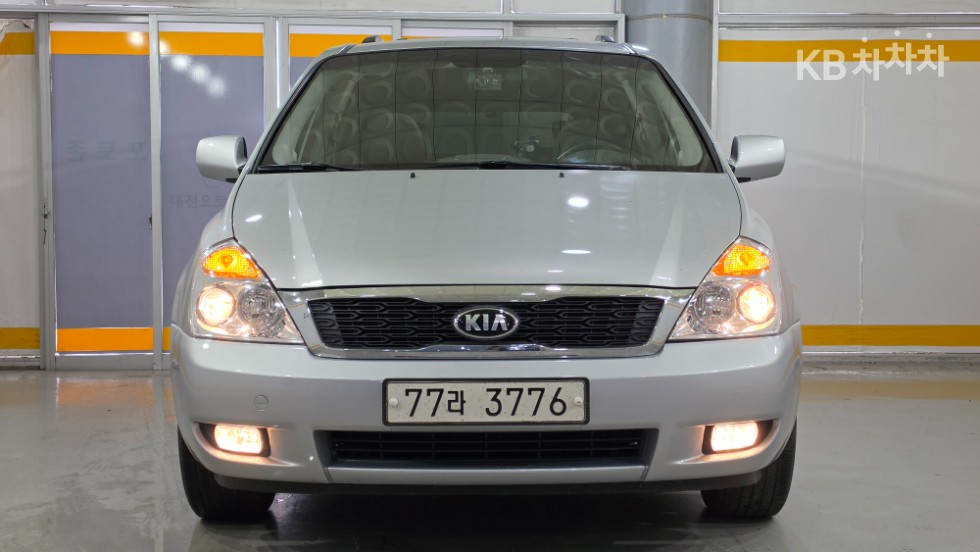 Kia Carnival — miniaturë 2