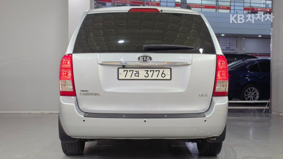 Kia Carnival — miniaturë 5