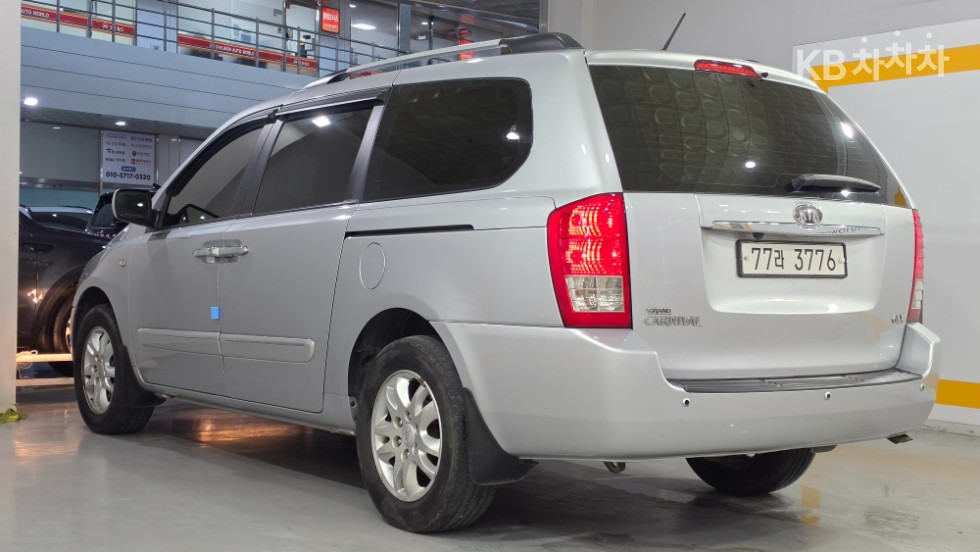 Kia Carnival — miniaturë 6