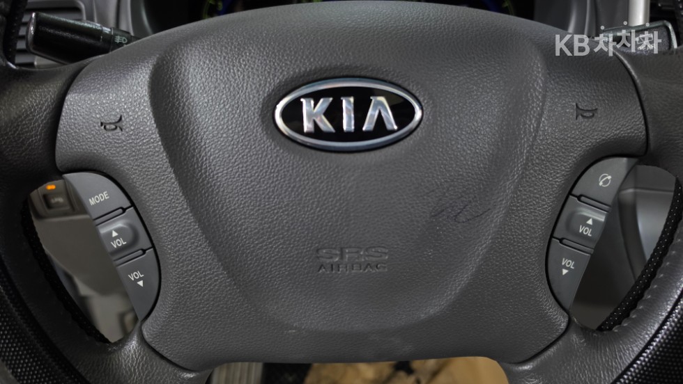 Kia Carnival — miniaturë 17
