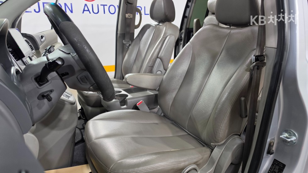 Kia Carnival — miniaturë 8