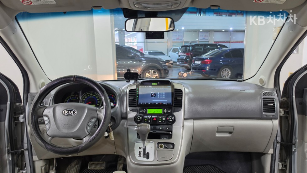 Kia Carnival — miniaturë 7